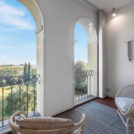 Villa Il Villino Del Collezionista With Pool In Pistoia