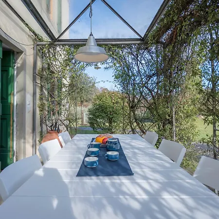 Villa Il Villino Del Collezionista With Pool In Pistoya